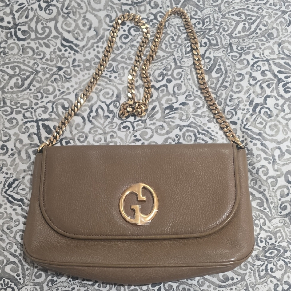 Gucci Tan Gold Crossbody Bag with Iconic Logo Mocha Muse Like New